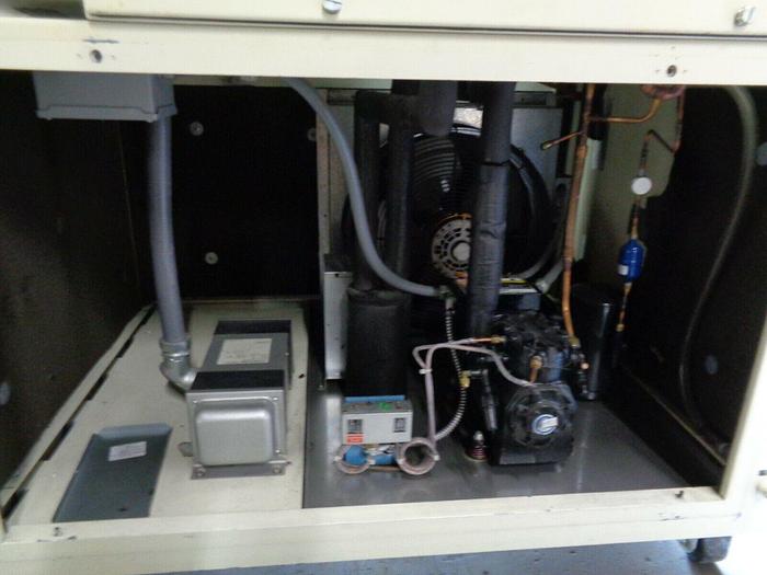 Used ENVIROTRONICS ET8-1-1.5 TEMPERATURE CHAMBER -35C to +170C air cooled compressor