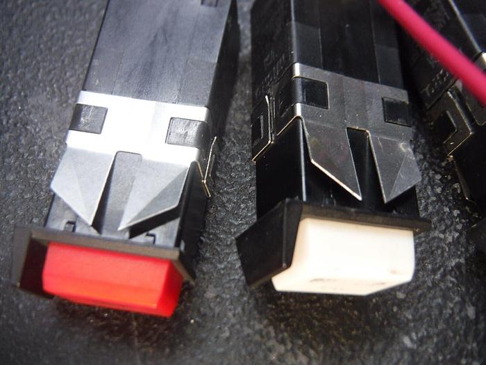 Used Micro 4A23BEA11 Microswitch / Micro 4C23B11 Switch Manual Pushbutton Indicator