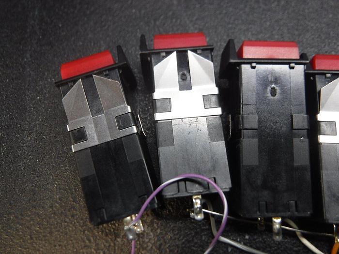 Used Micro 4A23BEA11 Microswitch / Micro 4C23B11 Switch Manual Pushbutton Indicator