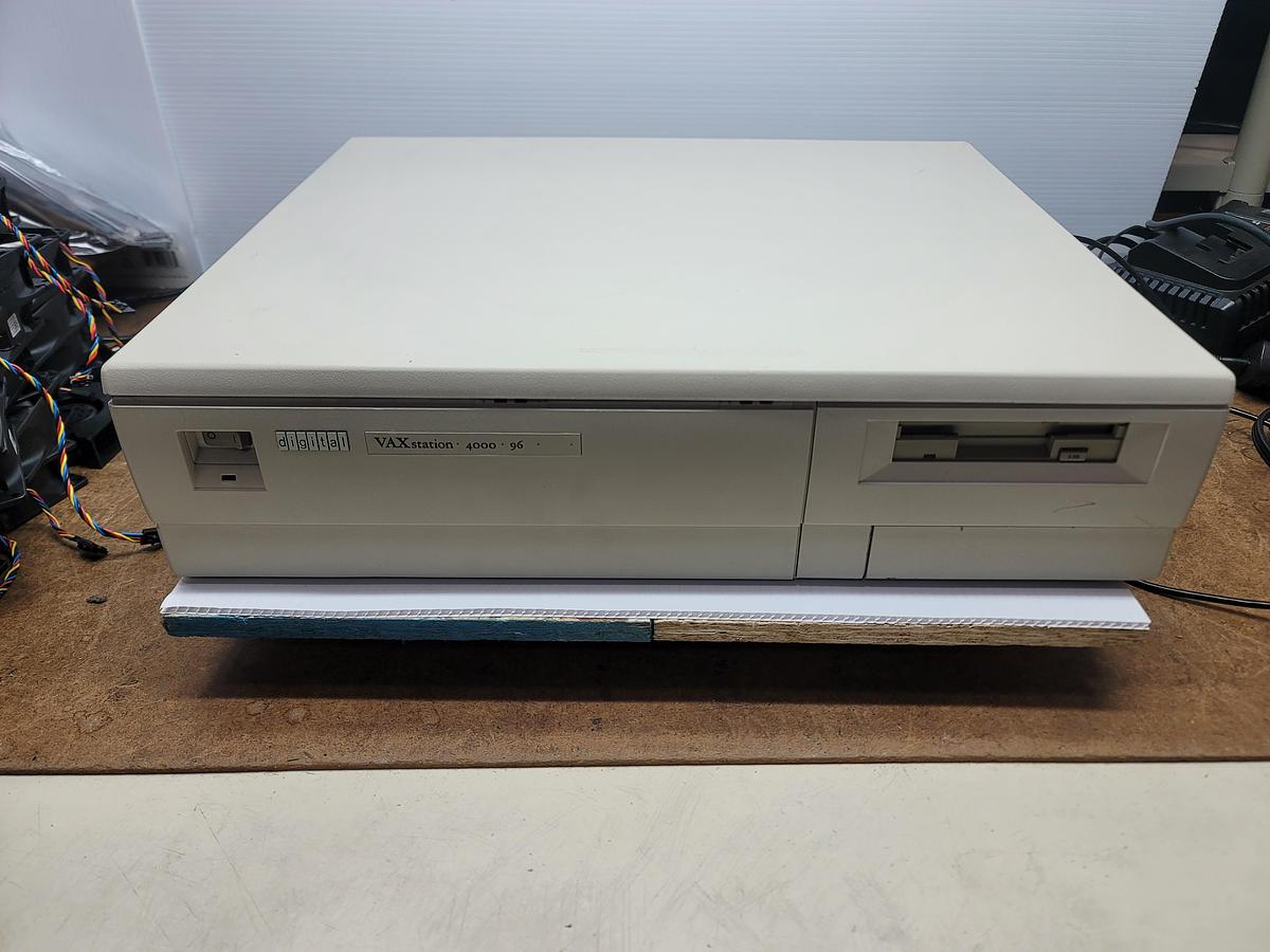 Used Vintage digital VAXStation 4000/96 VS49K-AC Series BA46A **Read Description**