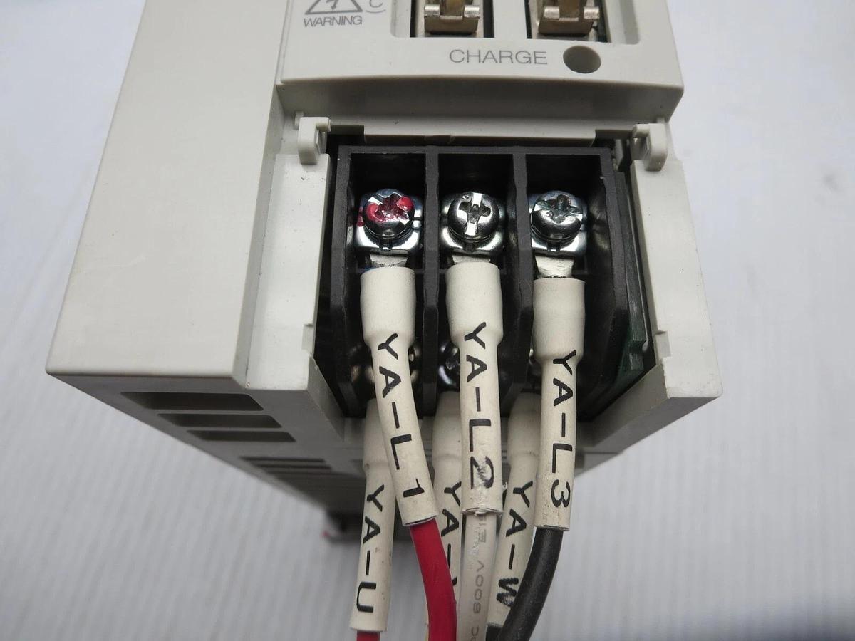 Used Mitsubishi MR-J2S-100B AC Servo Output: 170V 0-360HZ 6.0A