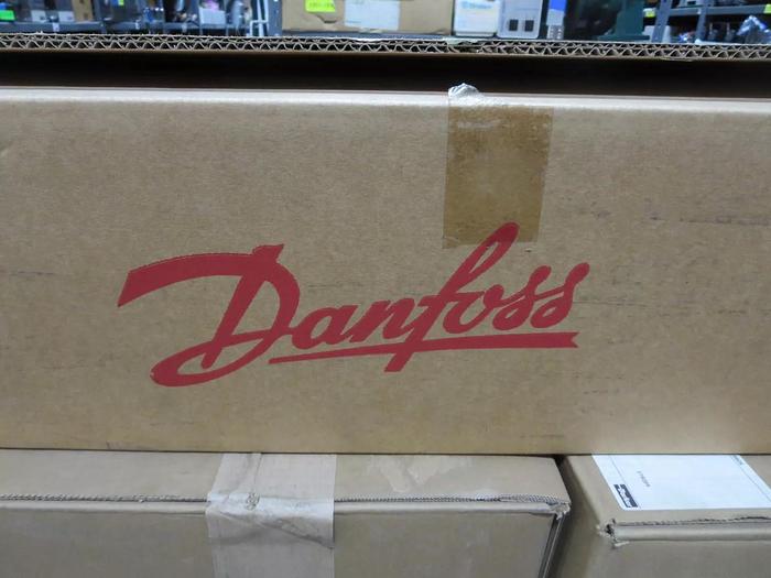 Used Danfoss 084H4531 (AKS4100U) Liquid Level Sensor Insertion Lg 30"/762mm