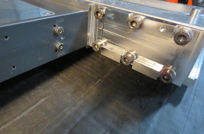 Used VAT 02112-BA24-0001 Gate Valve Rectangular