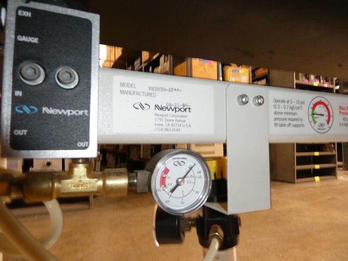 Used Newport  VH3030-SP Pneumatic Vibration Isolation Table 30" x 30"