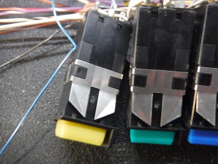 Used Micro 4A23BEA11 Microswitch / Micro 4C23B11 Switch Manual Pushbutton Indicator