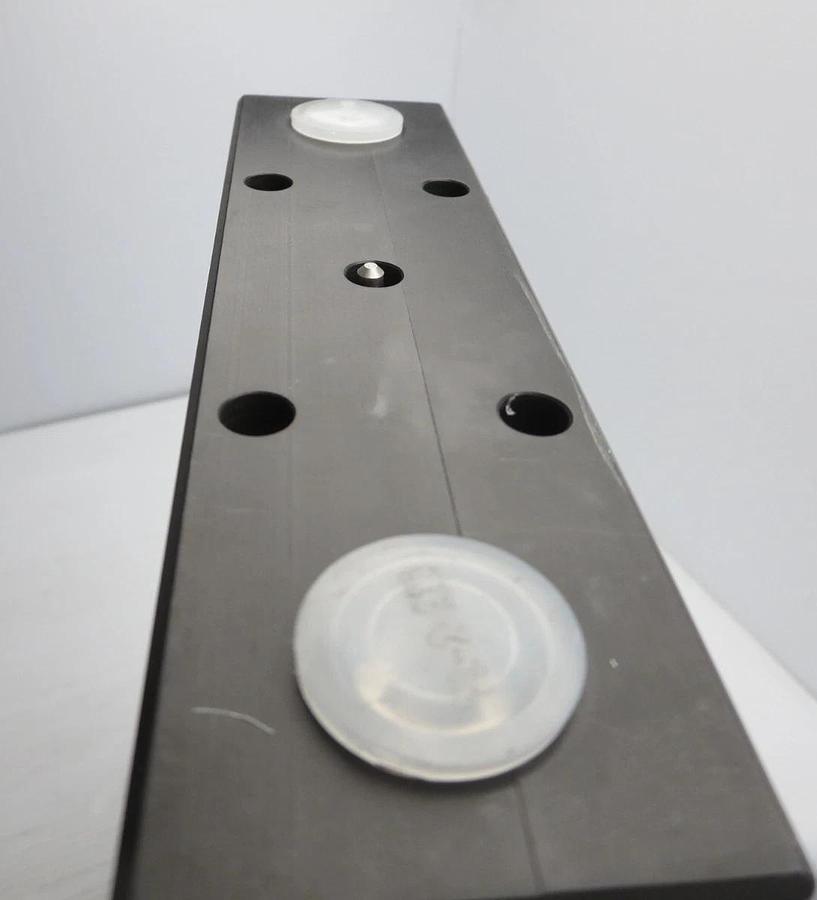 Used VAT 2010-BE44-0001/0085/ Stainless Stee l/Rectangular/ Vacuum Gate Valve Used