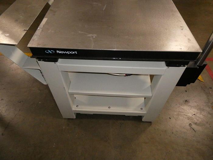 Used Newport  VH3030-SP Pneumatic Vibration Isolation Table 30" x 30"