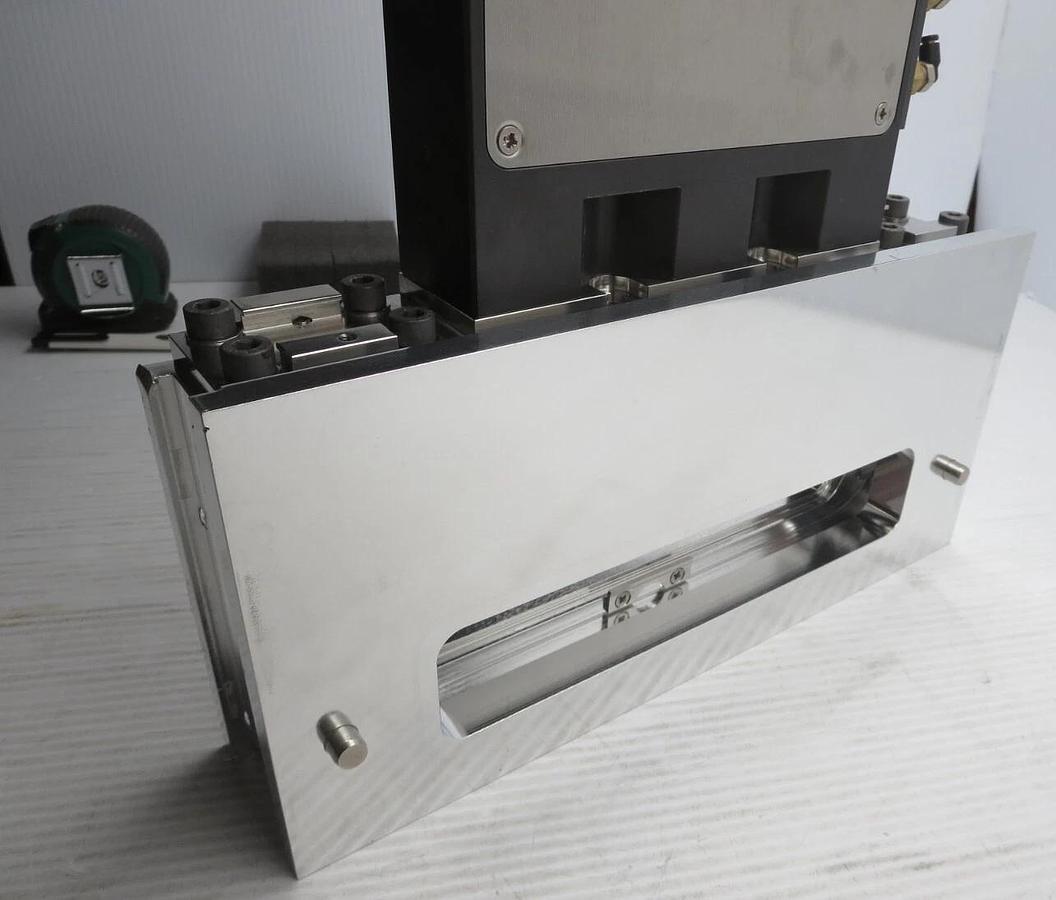 Used VAT 2010-BE44-0001/0085/ Stainless Stee l/Rectangular/ Vacuum Gate Valve Used