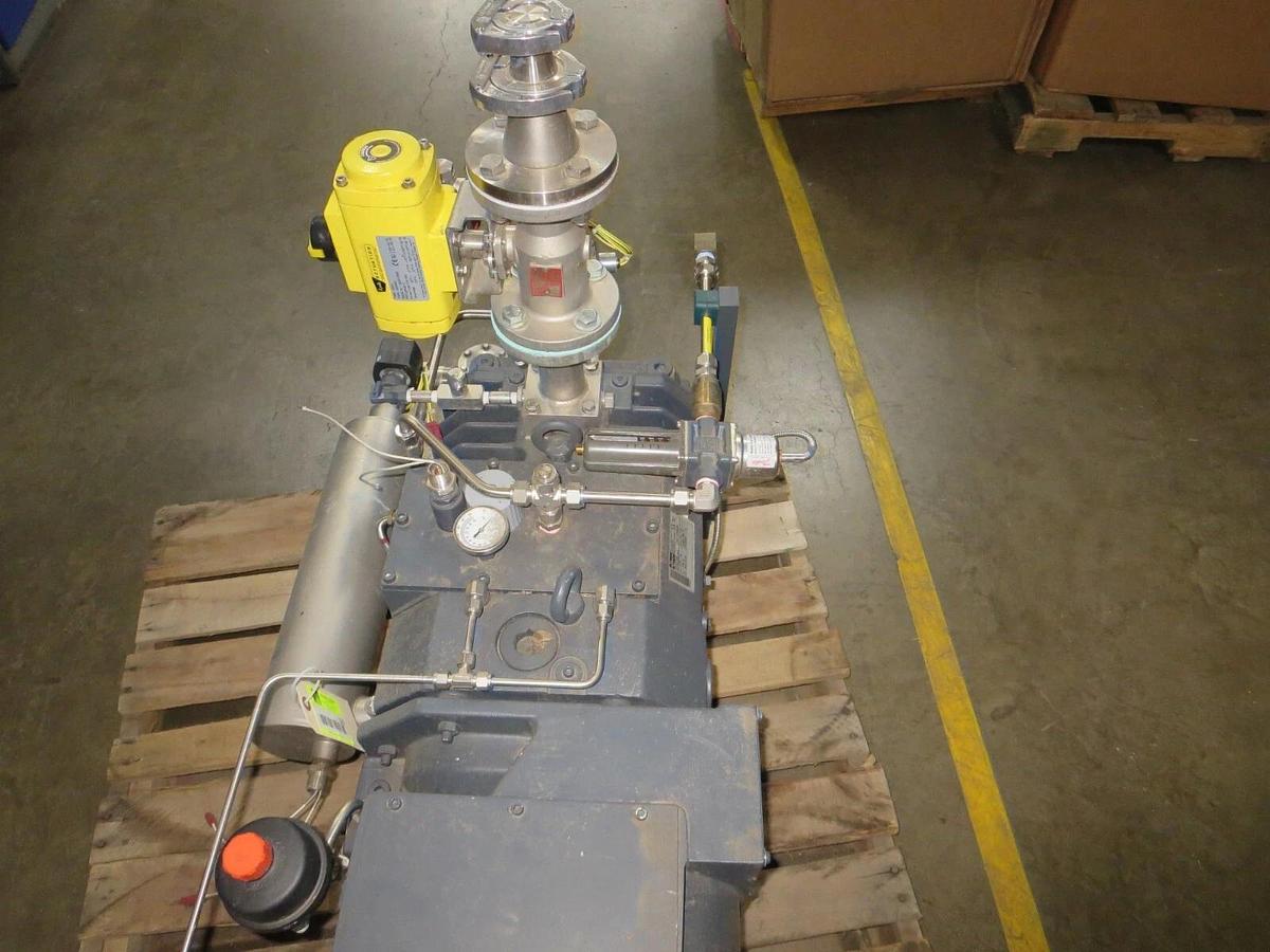 Used Busch NE0100BM06XXVA Vacuum Pump