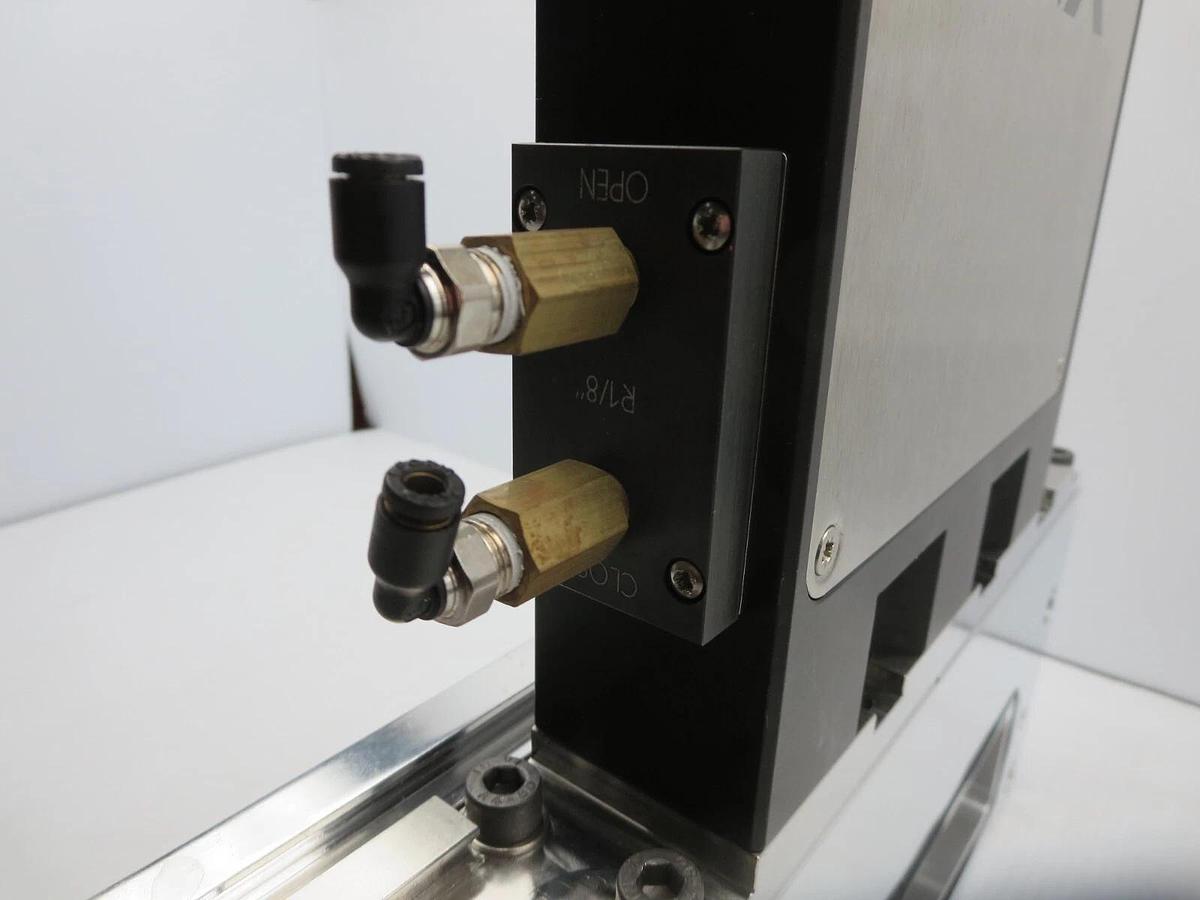 Used VAT 2010-BE44-0001/0085/ Stainless Stee l/Rectangular/ Vacuum Gate Valve Used