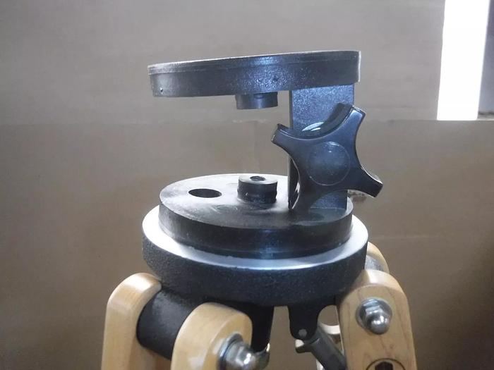 Used Junior Tripod Model: Ries With Tilted Head & Encore Hardcase