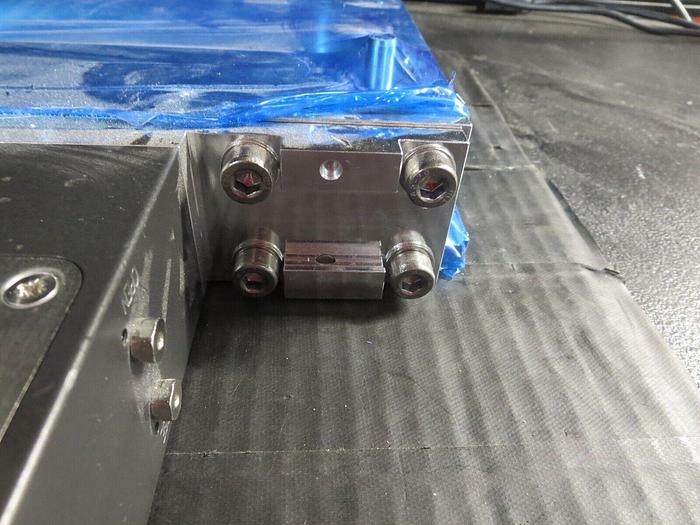 VAT 02110-BA24-ARR2/1324 (A-1341677) Pneumatic Slit Valve