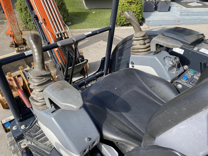 Usato 2016 HITACHI ZX26U-5A