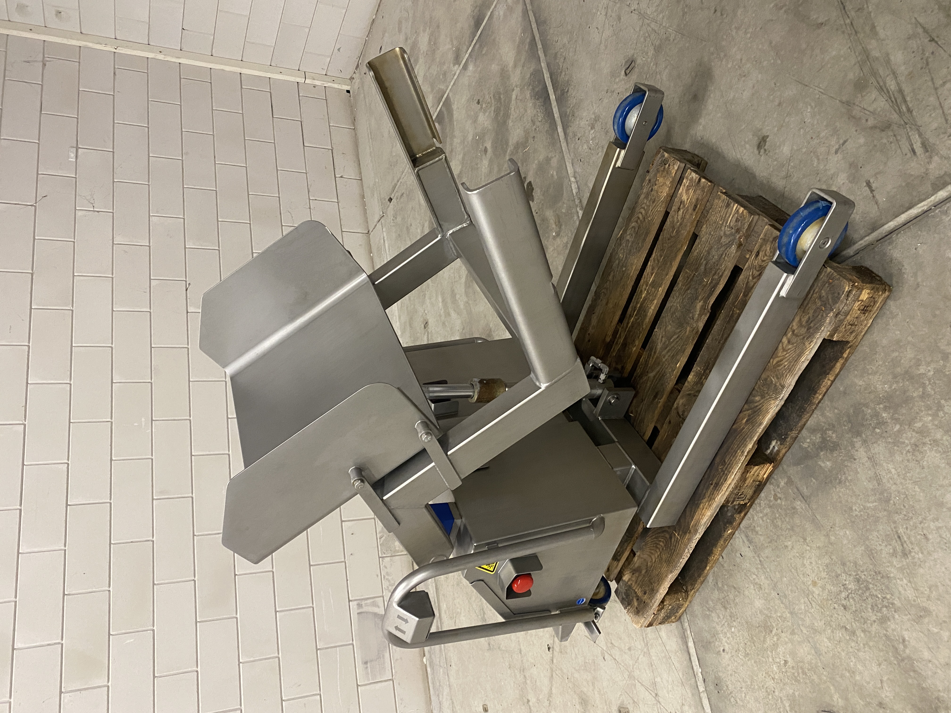 Used 2017 Backsaver Mobile tipper