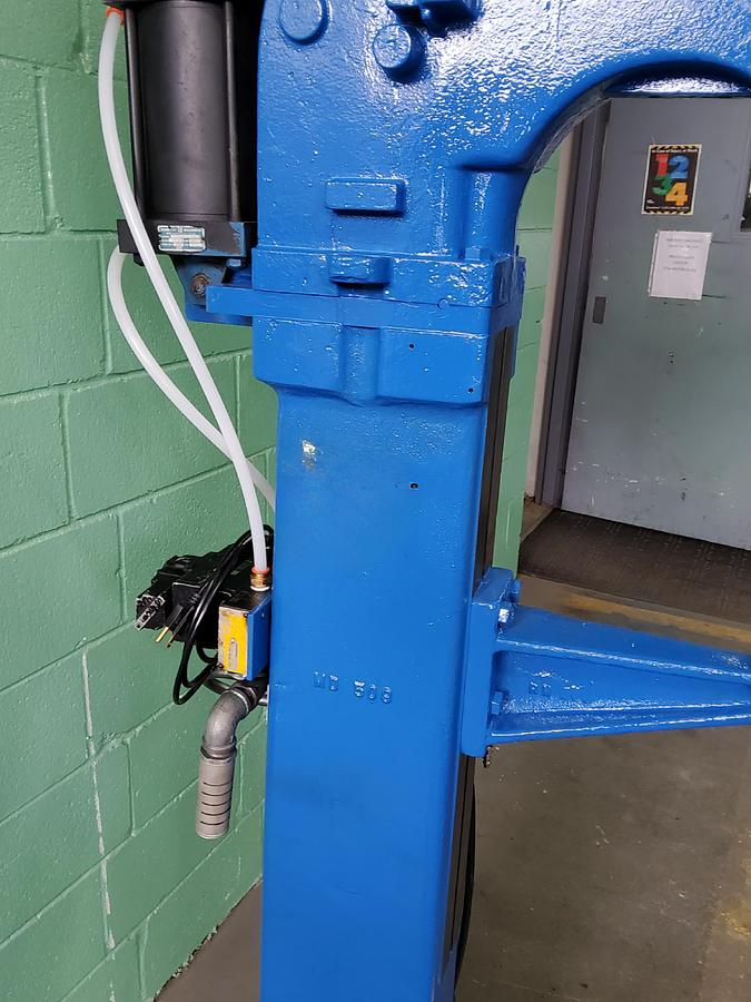 Used Clinching Machine