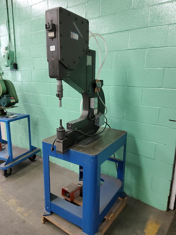 Used BTM Clinching Machine 47559