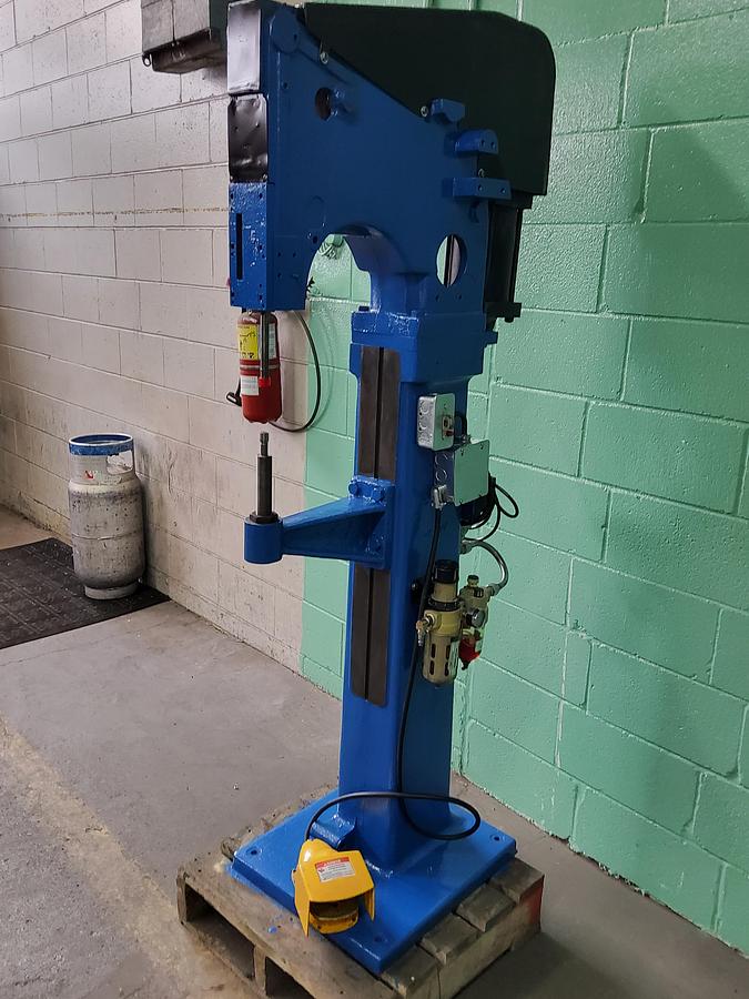 Used Clinching Machine