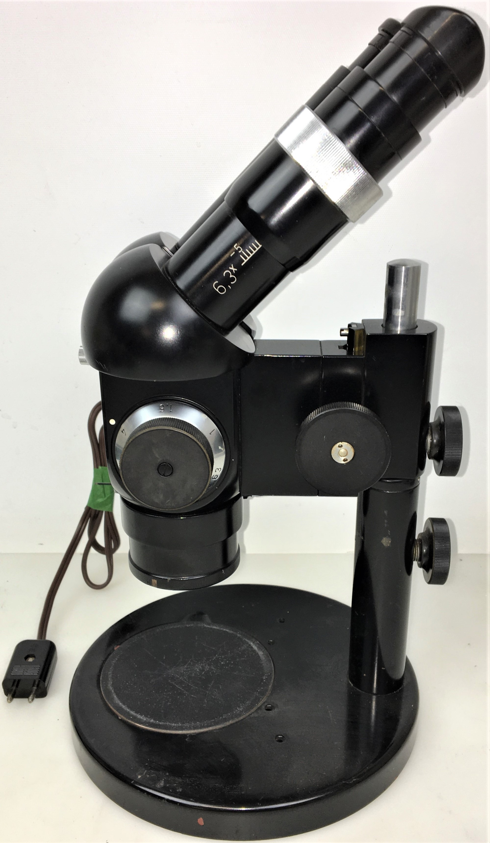 Used International Binocular Stereo Microscope with 20-D Transformer and Lamp -  4X to 25X