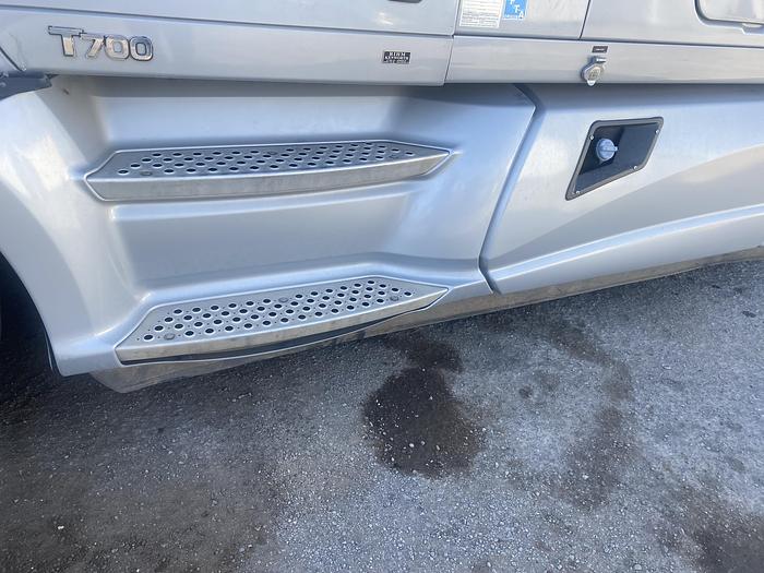 Used 2013 Kenworth T700