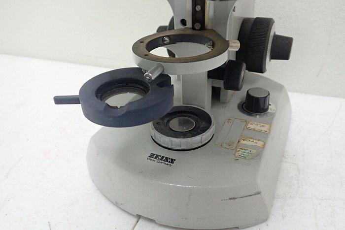 Used Zeiss 470916 Binocular Microscope w/ 2 Kpl-W10x Eyepieces & 473059 Magnifier