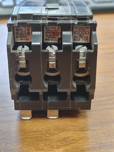 Parts Only Square D 60 AMP 3 Pole Circuit Breaker (B8)