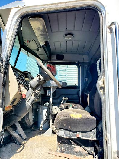 Used Peterbilt w/ Supreme 900T Vertical Feed Box - Allison Transmission