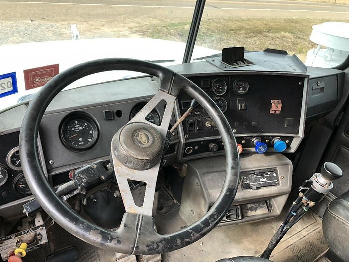 Used 2001 Mack RD688S