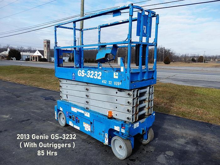 Used 2013 GENIE GS-3232 2WD DC Scissor Lift, With Outriggers