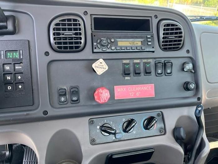 Used Effer 310.11 3s 25130 lb Knuckle Boom on 2009 Freightliner M2 106 Flatbed Truck - CE5787