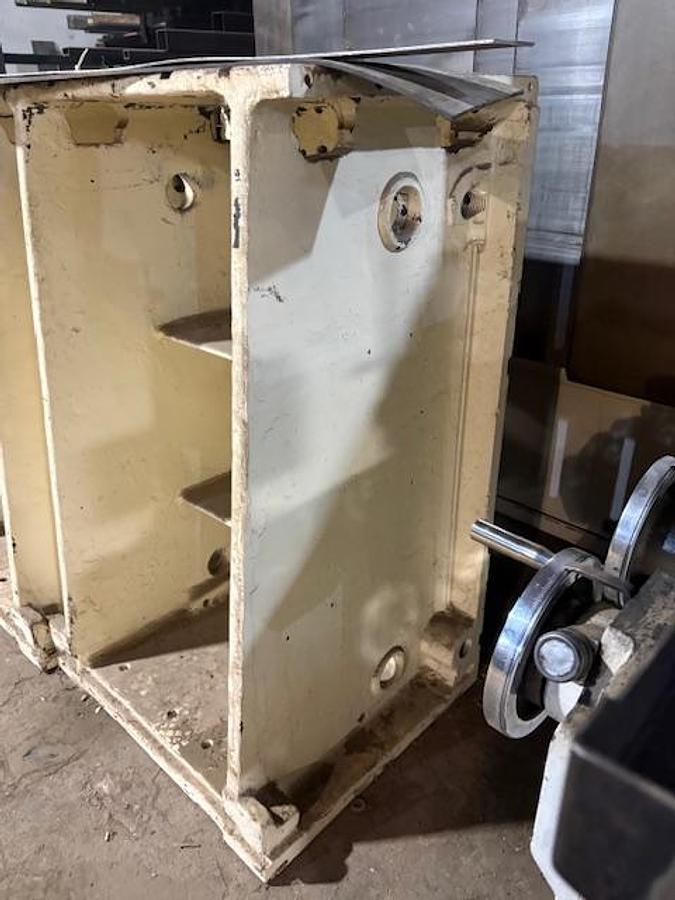 Used angle plates