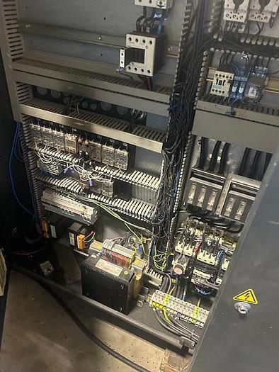 Used DEMAG / Ergotech 500/900/3300 Plastic Injection Screw type