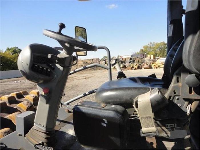 Used 2001 CATERPILLAR 120H