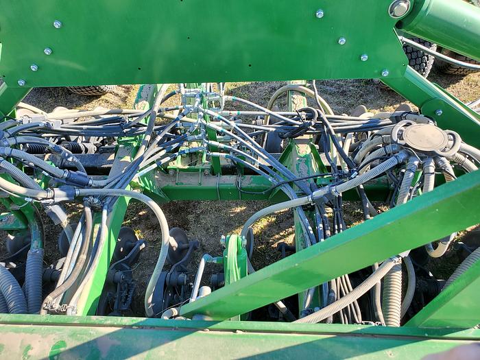 Used 2016 - 60' John Deere 1890 / 1910 Air Drill
