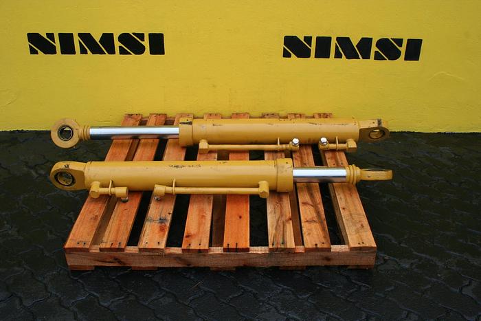 Used Bell B40 Reconditioned Steering Cylinder