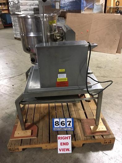 Used GROEN TDH/40 TILTING NAT. GAS 40 QUART TRUNNION KETTLE ON S/S STAND (867)