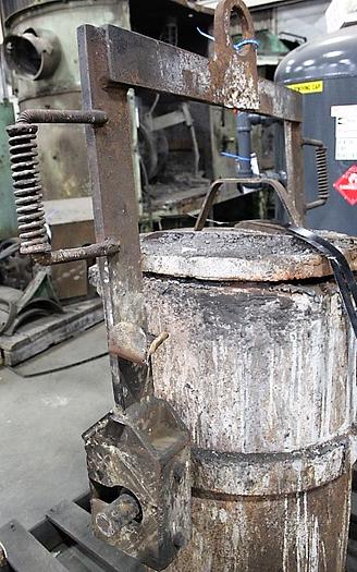 Used MODERN LIP POUR LADLE