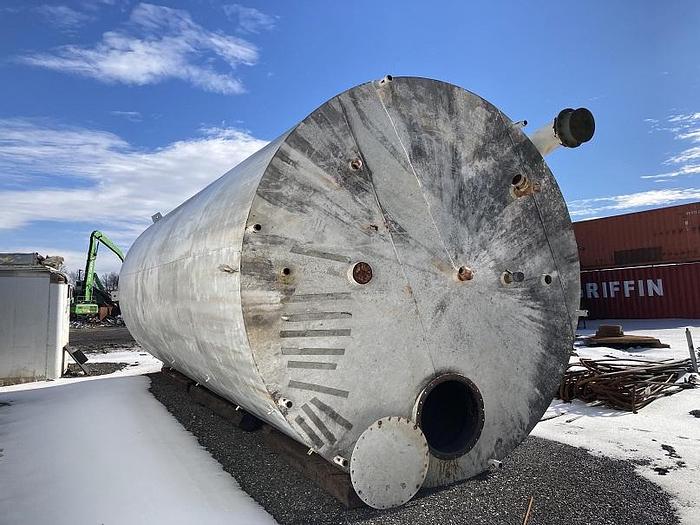 Used Sold Used approximately 25,000 gallon carbon steel vertical single