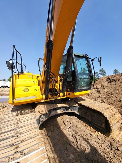 Used 2017  JCB 300LC 