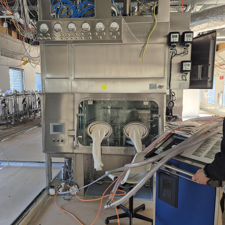 Gebraucht Hermann Waldner Isolator-Anlage mit einem integrierten STERIS VHP 1000ED