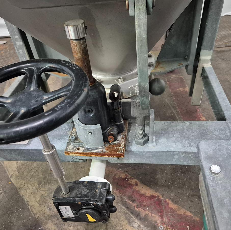 Used 1984 Stöcklin AG IBC-Behälter mit Halar-Beschichtung 630 ltr.