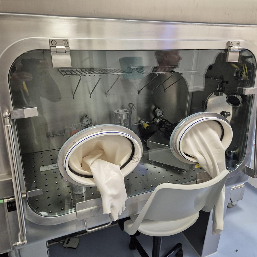 Gebraucht Hermann Waldner Isolator-Anlage mit einem integrierten STERIS VHP 1000ED