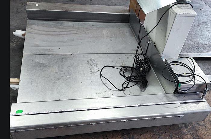 Gebraucht Mettler Toledo Bodenwaage KN1500G-4 bis 1500 Kg mit ID7xx Waage