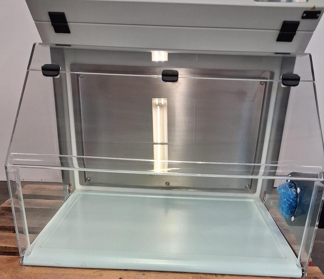 Gebraucht SKAN Skanair Sicherheitswerkbank HFC-S 9000