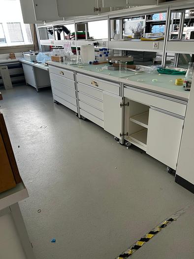 Gebraucht Hochwertige Laboreinrichtung