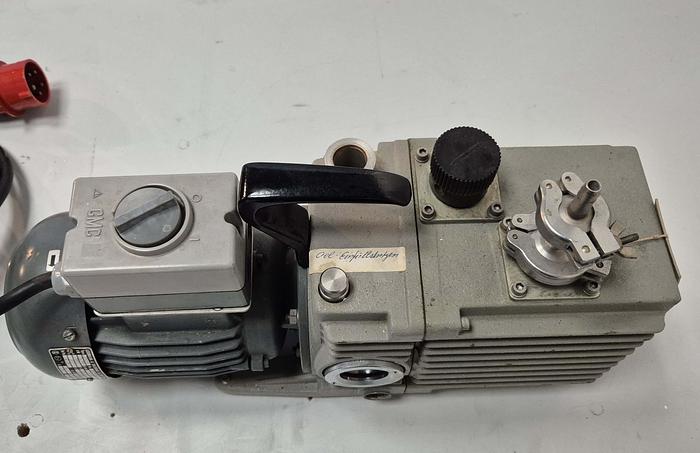 Gebraucht Drehschieber-Vakuumpumpe - Leybold-Heraeus D16A