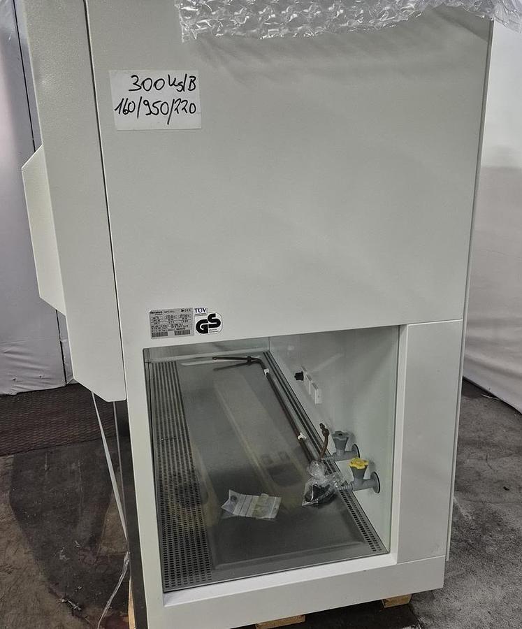 Gebraucht Heraeus Herasafe Sicherheitswerkbank HS 15 Klasse 2