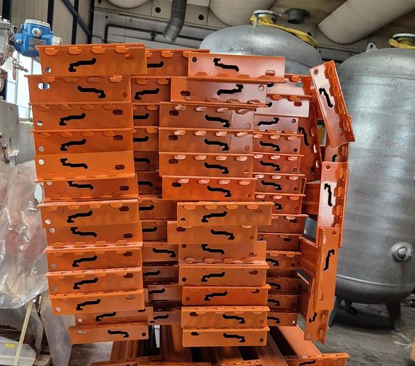 Gebraucht Paletten Schwerlastregal Traversen mit 2400 Kg/Feld 2400 mm Länge