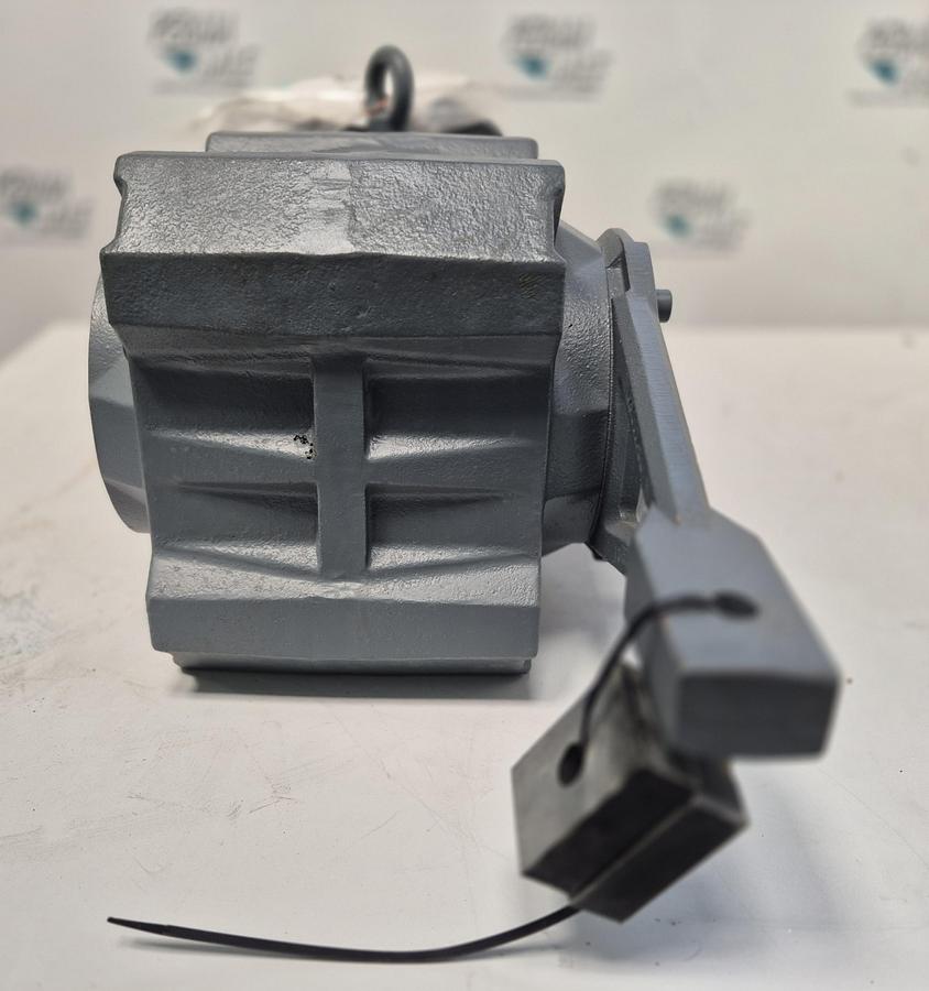 Überholt Bauer Getriebe Typ BK40-54VL-C/IEC100/SP/TM