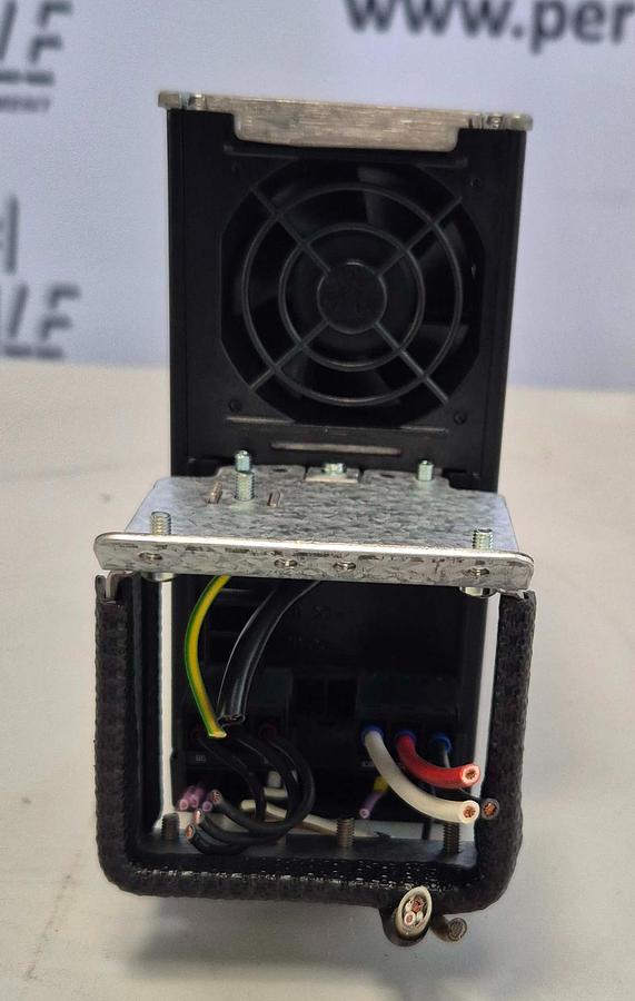 Gebraucht Danfoss Frequenz Umrichter - VLT2807PT4B20STR1DBF12A00C0