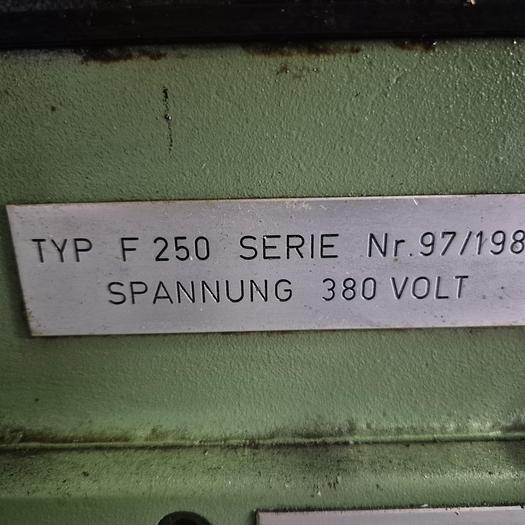 Gebraucht Lehrwerkstätte Basel Drehbank F 250